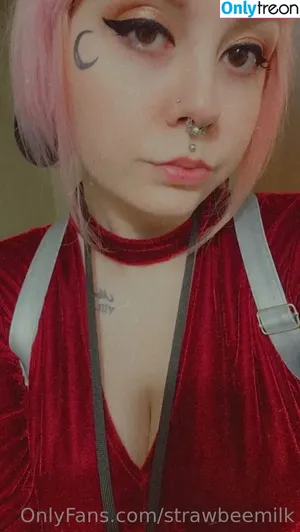 strawbeemilk / strawbeemilk.jpeg nude photo #0048
