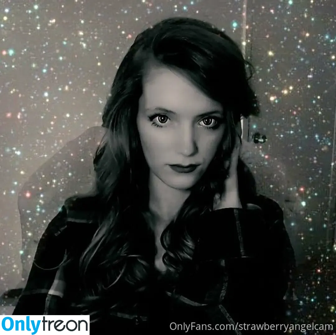 strawberryangelcam nude photo #0001 (strawberry_angel.oe)