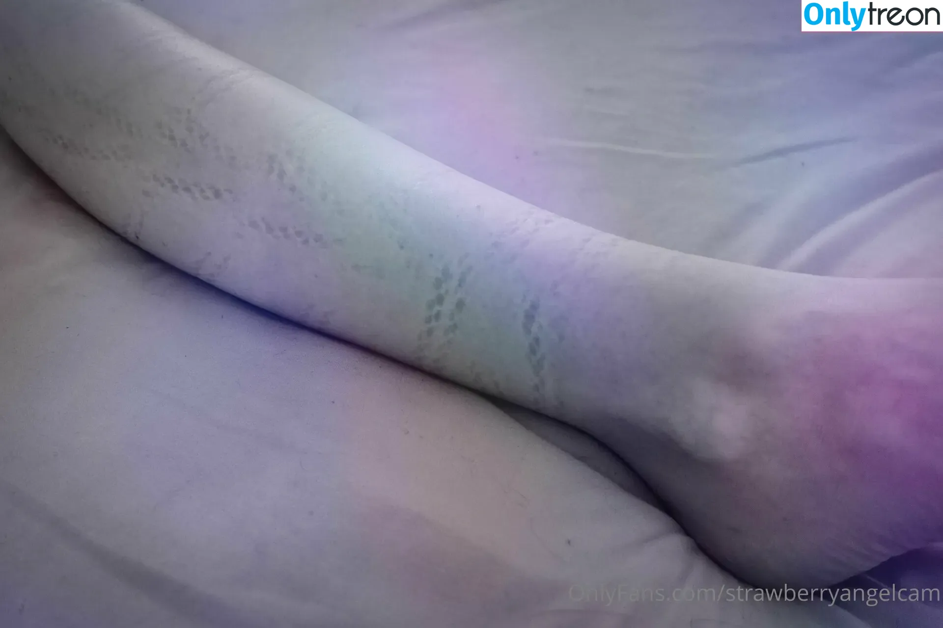 strawberryangelcam nude photo #0024 (strawberry_angel.oe)