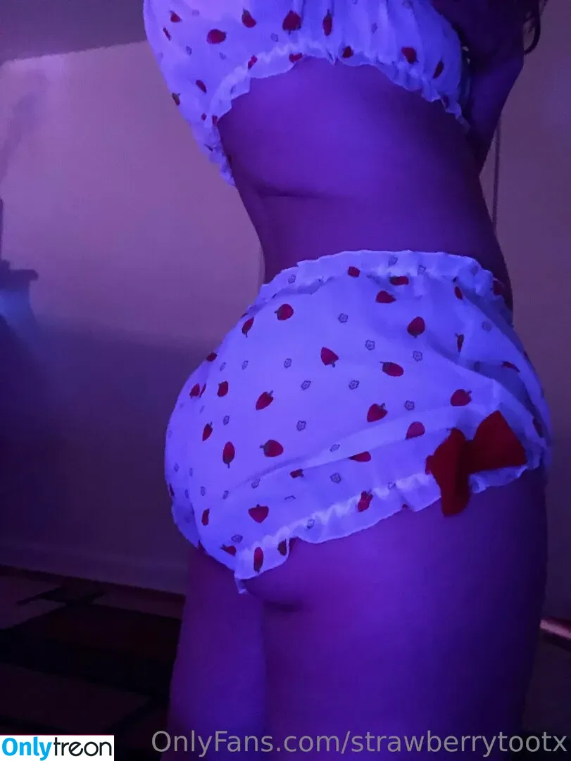 strawberrytootx nude photo #0076 (Strawberrytootsx / strawberrytootsiee)