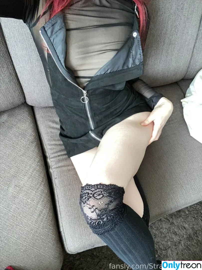 Strawbussycat nude photo #0070 (Strawbussycat)