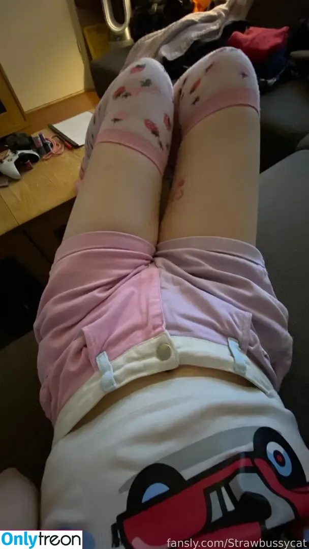 Strawbussycat nude photo #0075 (Strawbussycat)