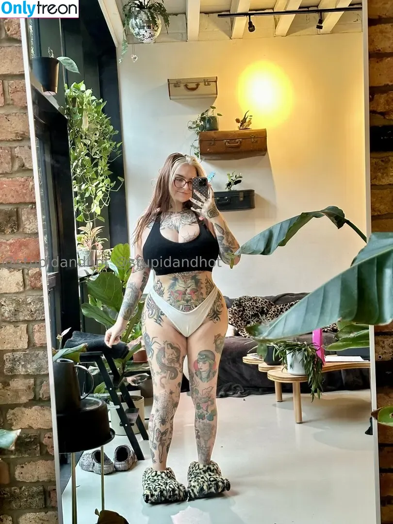 stupiderandhotter nude photo #0018 (krispypinaham)