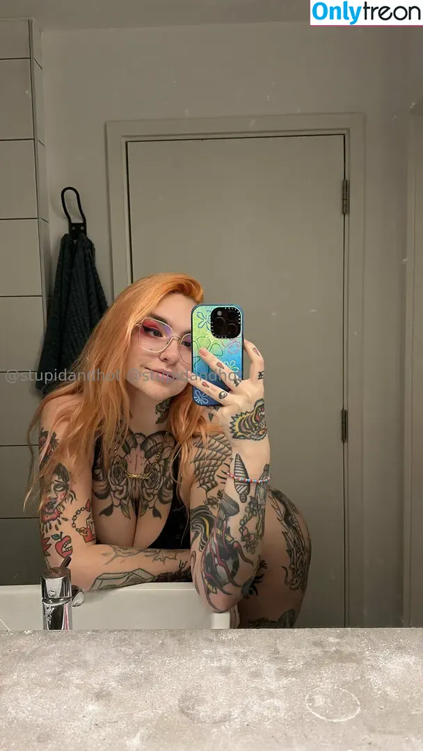 stupiderandhotter nude photo #0028 (krispypinaham)