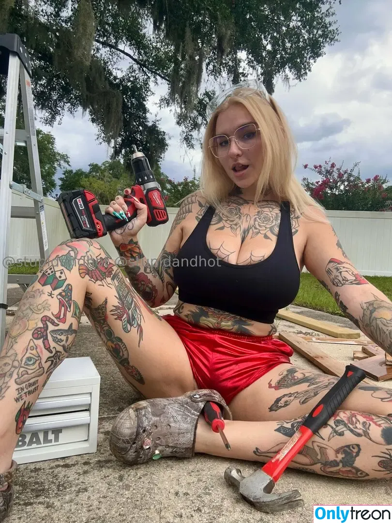 stupiderandhotter nude photo #0042 (krispypinaham)