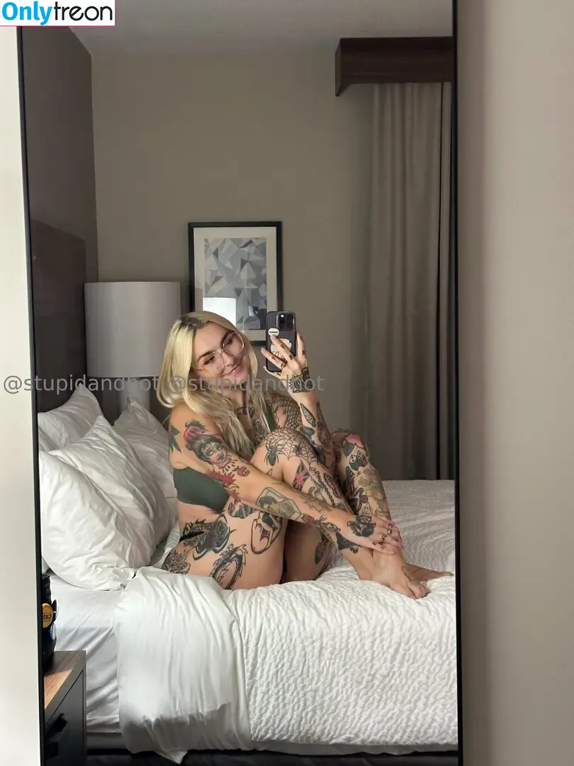 stupiderandhotter nude photo #0065 (krispypinaham)