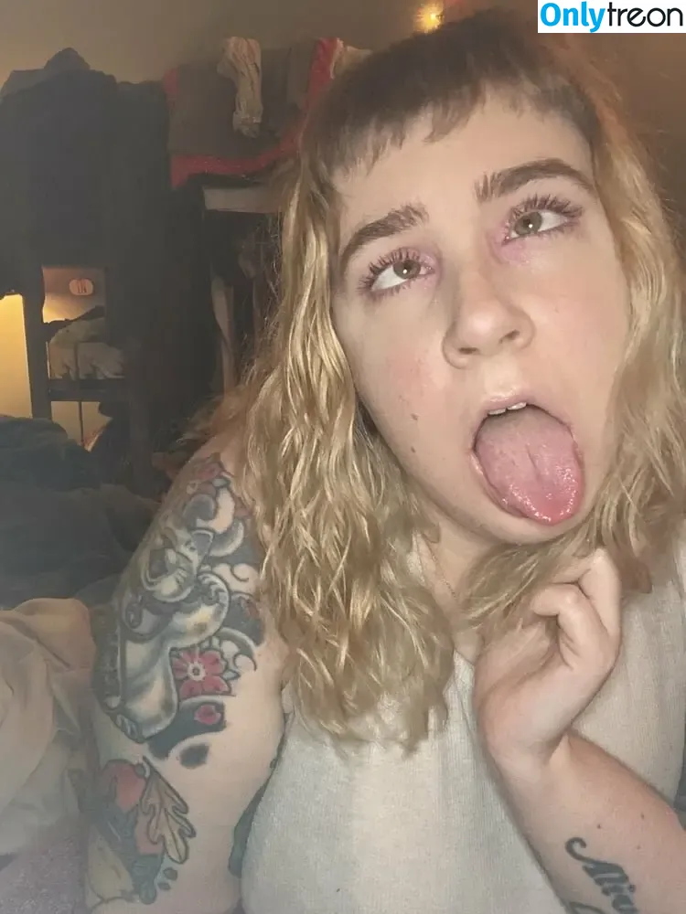 succubusty666 nude photo #0005 (itsaprilmarie)