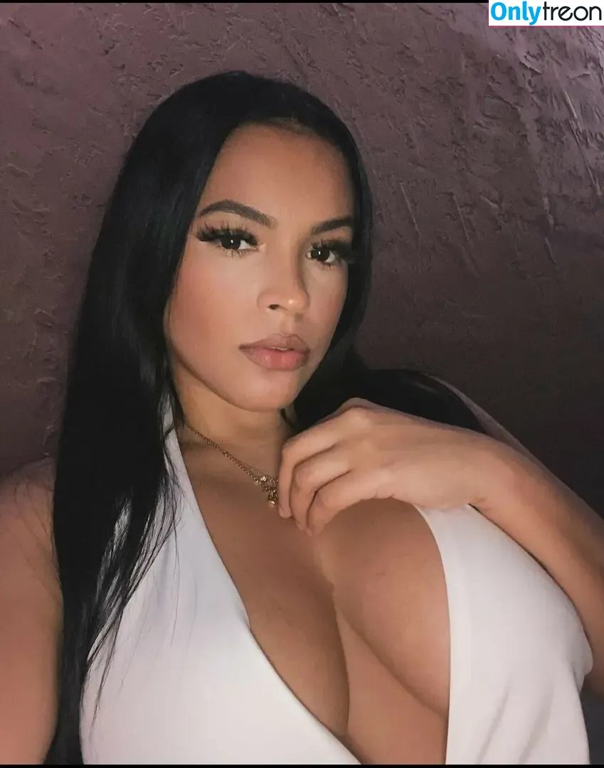 Sugaaa_ nude photo #0015 (Azuquita23 / Thania Aguilera / imsugaofficial)
