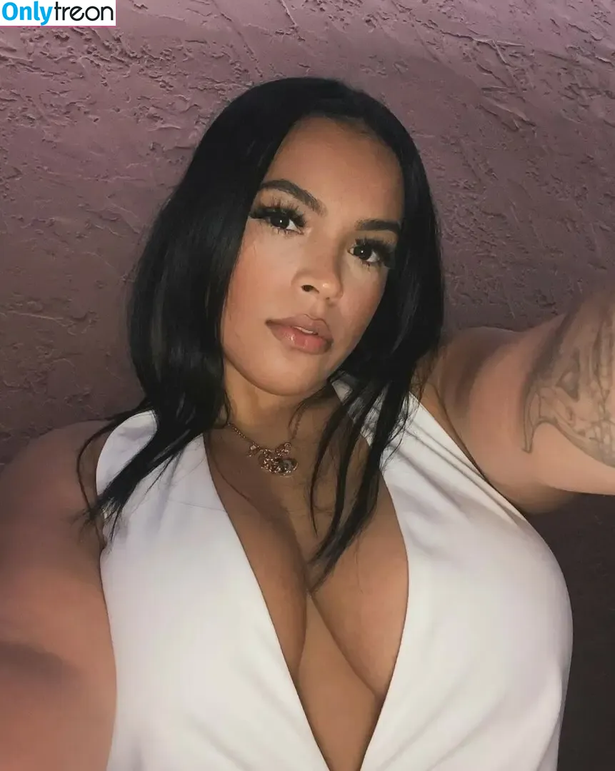 Sugaaa_ nude photo #0016 (Azuquita23 / Thania Aguilera / imsugaofficial)