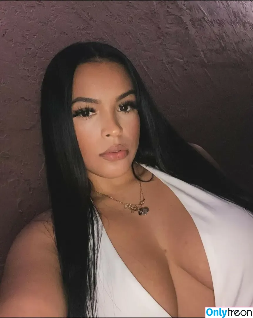 Sugaaa_ nude photo #0017 (Azuquita23 / Thania Aguilera / imsugaofficial)