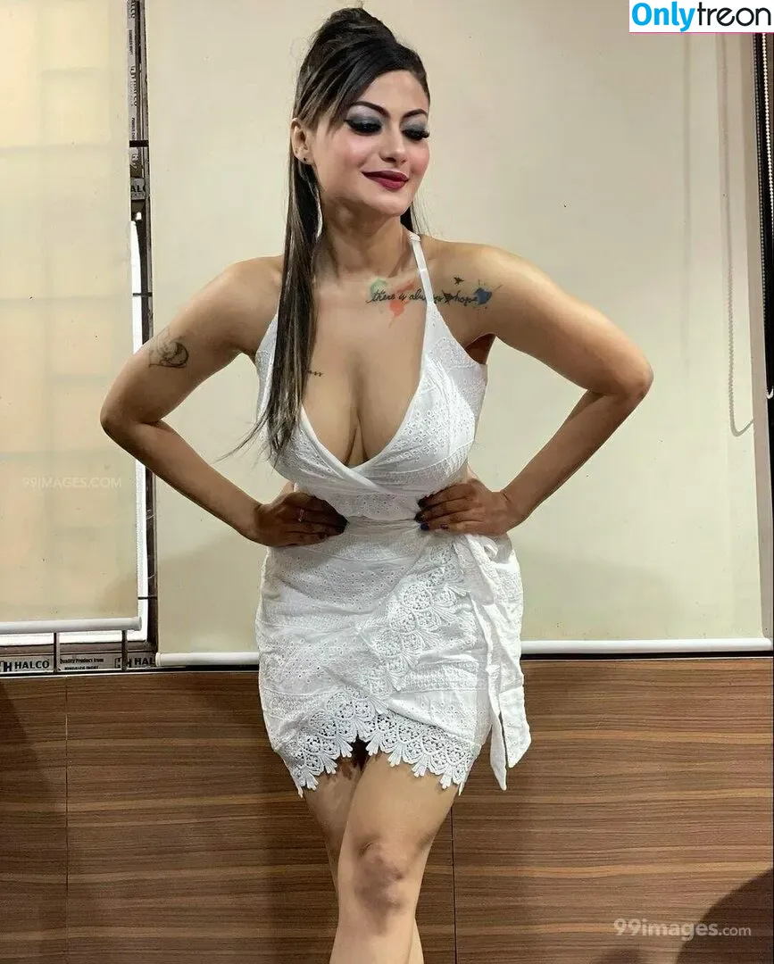 Suhaani Laskar nude photo #0007 (suhaanilaskar)