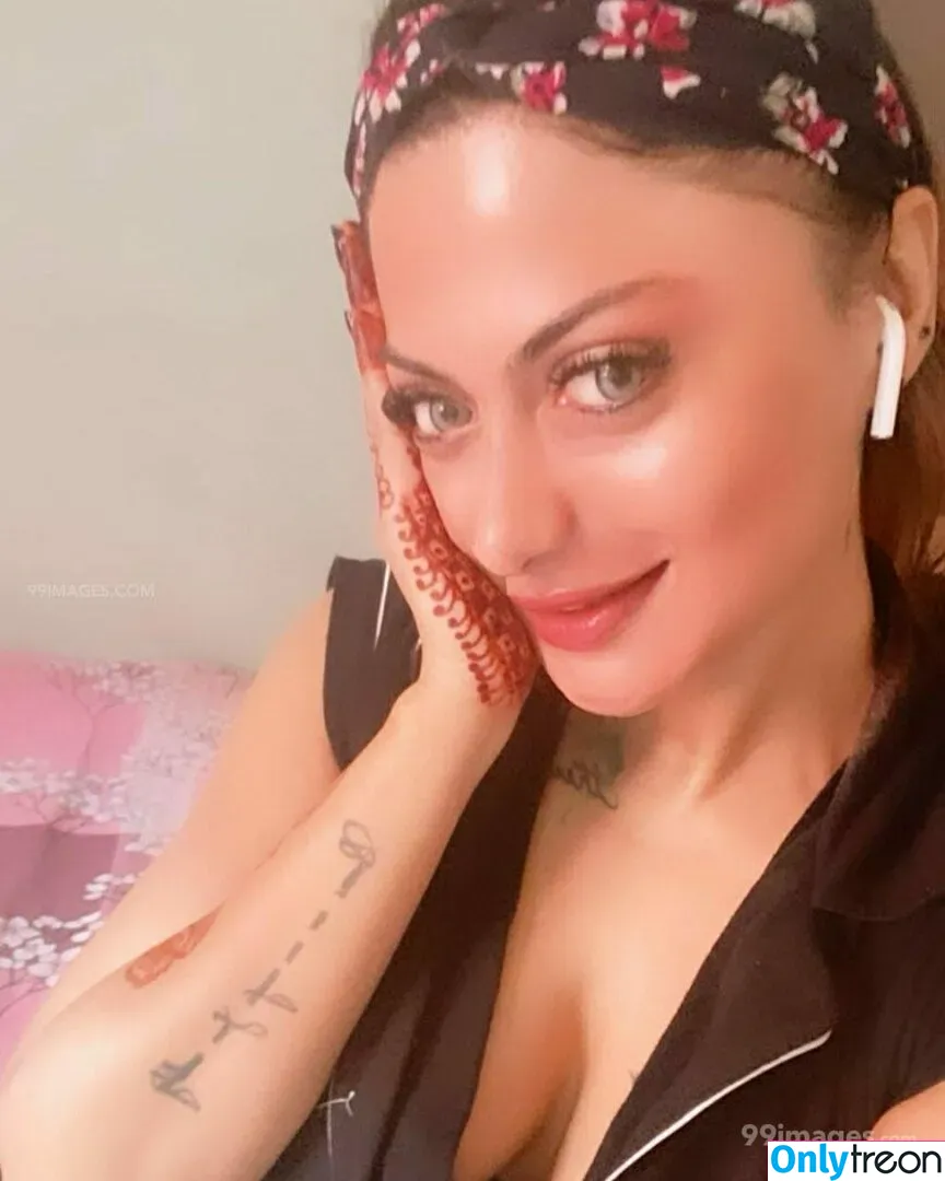 Suhaani Laskar nude photo #0010 (suhaanilaskar)