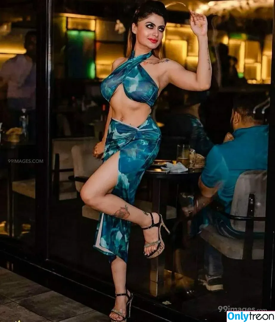 Suhaani Laskar nude photo #0016 (suhaanilaskar)