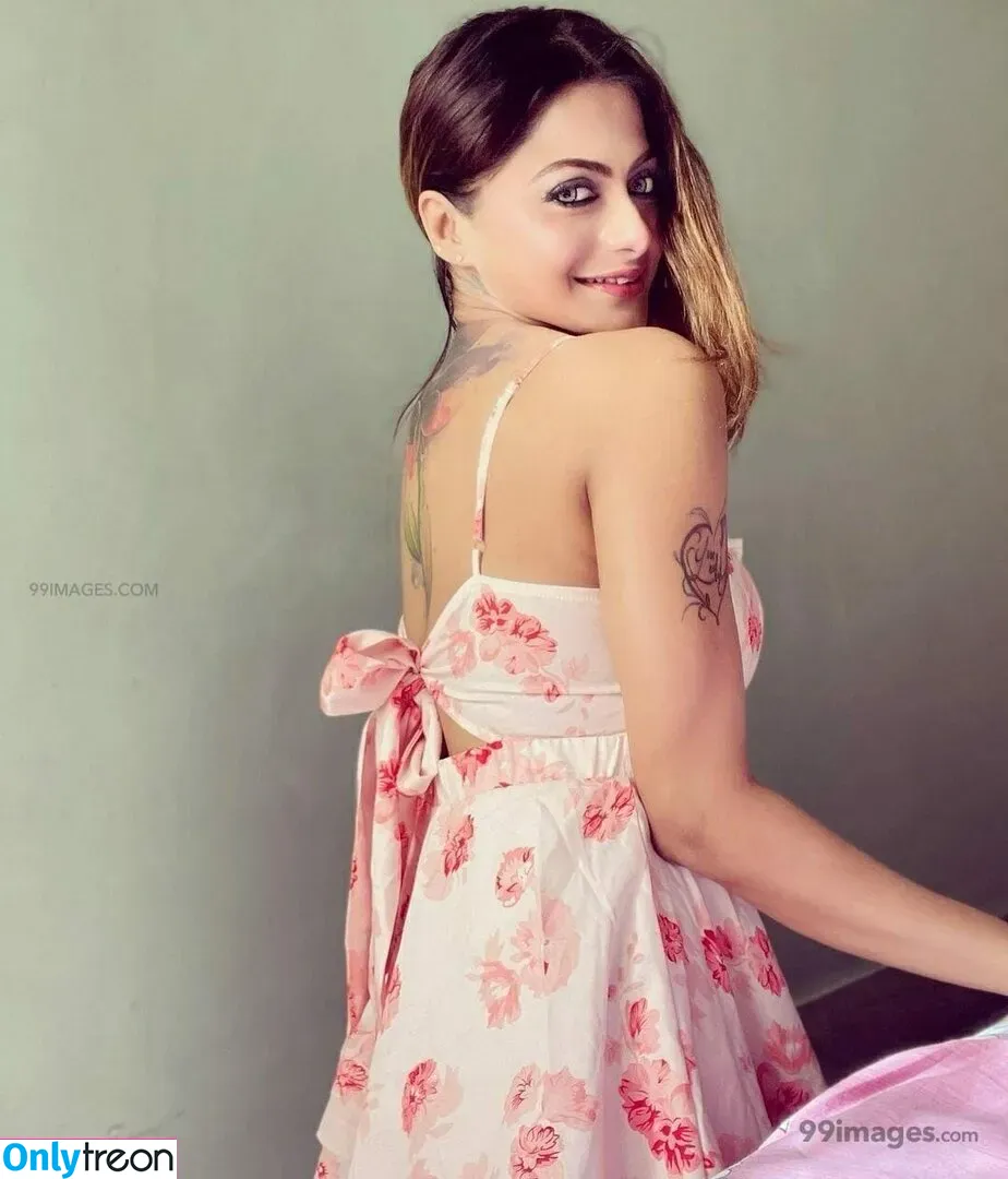 Suhaani Laskar nude photo #0019 (suhaanilaskar)