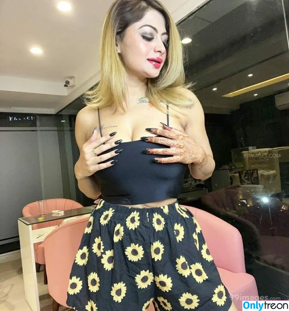 Suhaani Laskar nude photo #0153 (suhaanilaskar)