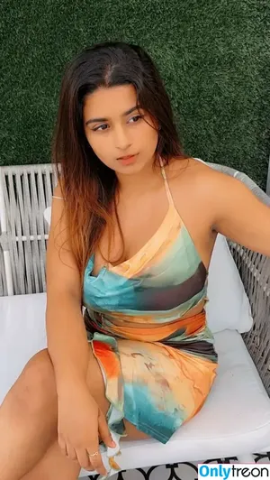 Suhana Khan / __suhuuu__ nude photo #0453
