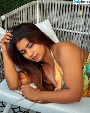Suhana Khan / __suhuuu__ nude photo #0456