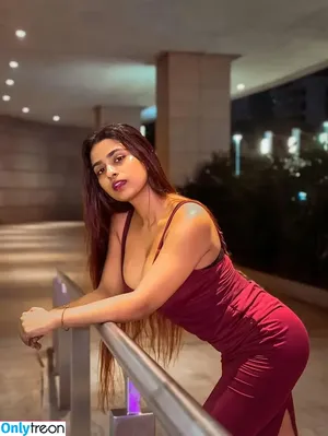 Suhana Khan / __suhuuu__ nude photo #0939