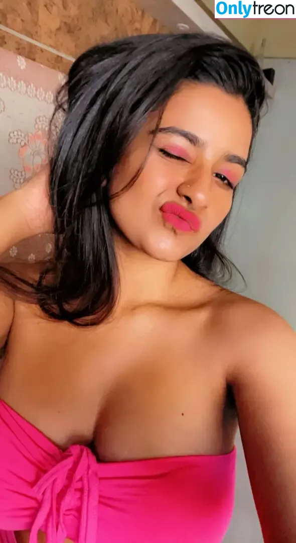 Suhana Khan nude photo #0445 (__suhuuu__)