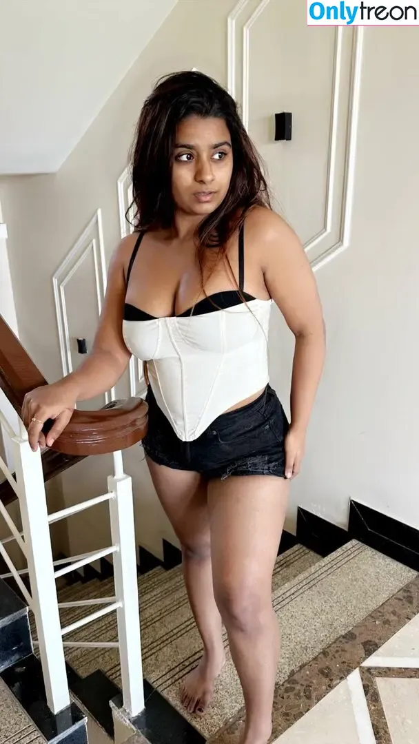 Suhana Khan nude photo #0458 (__suhuuu__)