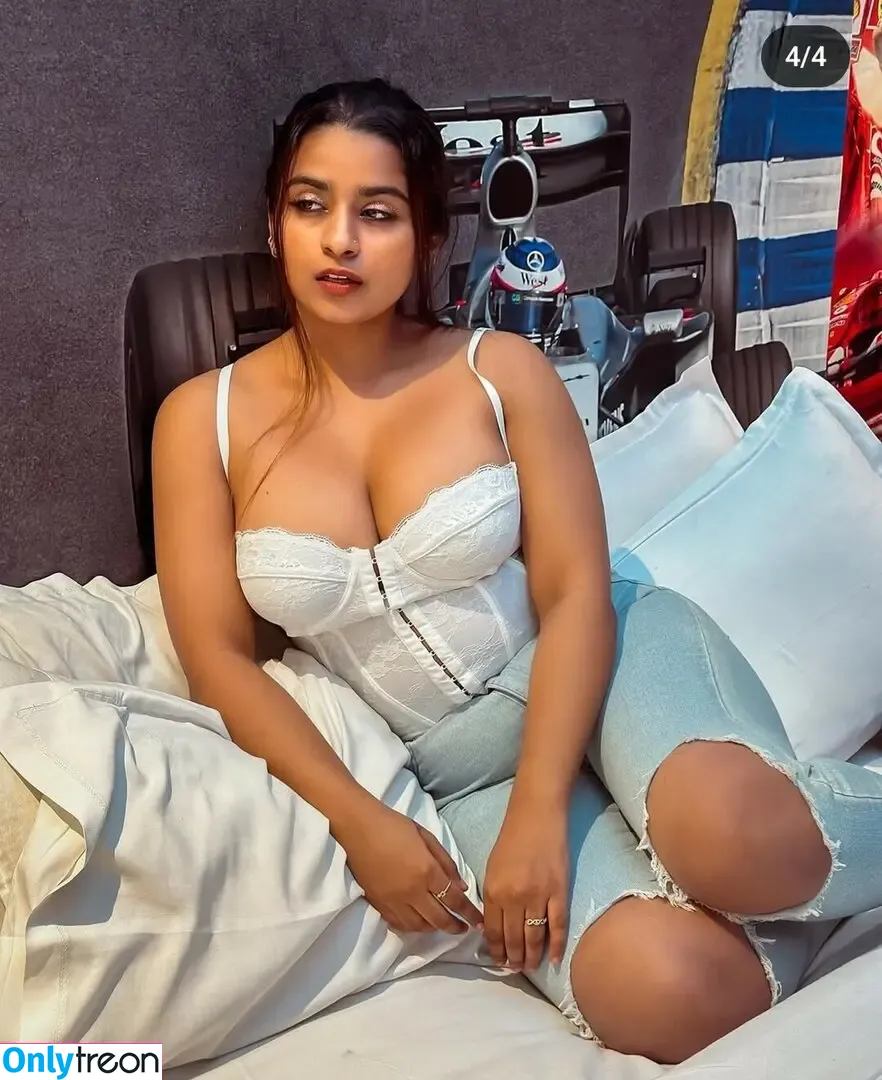 Suhana Khan nude photo #0523 (__suhuuu__)
