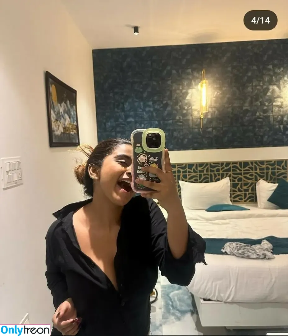 Suhana Khan nude photo #0553 (__suhuuu__)