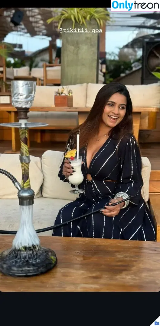 Suhana Khan nude photo #0586 (__suhuuu__)