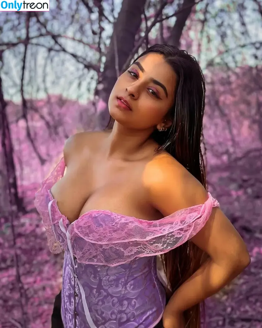 Suhana Khan nude photo #0740 (__suhuuu__)