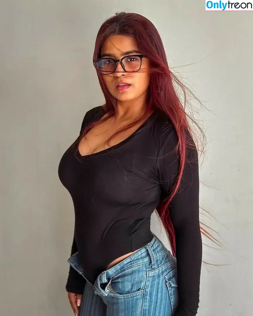 Suhana Khan nude photo #0822 (__suhuuu__)