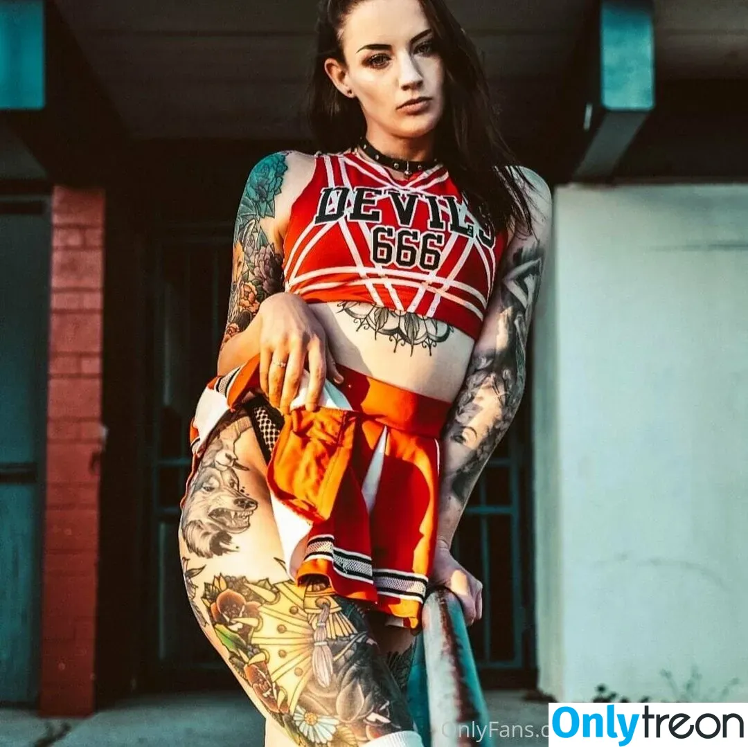 suicidekittenxo nude photo #0010 (suicidekittenxo)