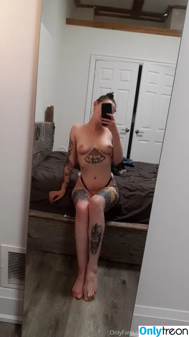 suicidekittenxo nude photo #0014 (suicidekittenxo)