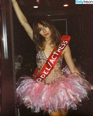 Suki Waterhouse / sukiwaterhouse фото голая #0543