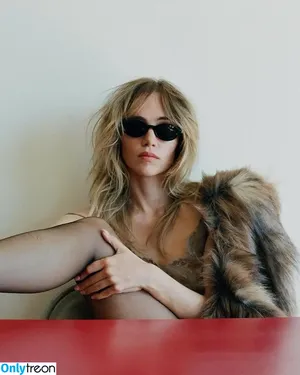 Suki Waterhouse / sukiwaterhouse фото голая #0548