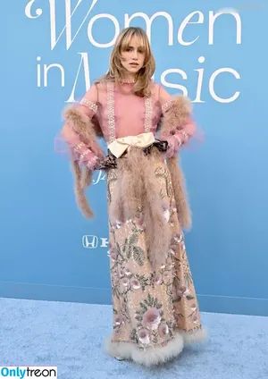 Suki Waterhouse / sukiwaterhouse фото голая #0581