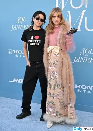 Suki Waterhouse / sukiwaterhouse фото голая #0586