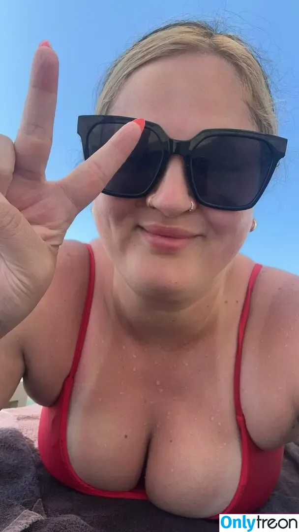 Sumhotdumbitch nude photo #0002 (freakbitchany / somedumbitch)