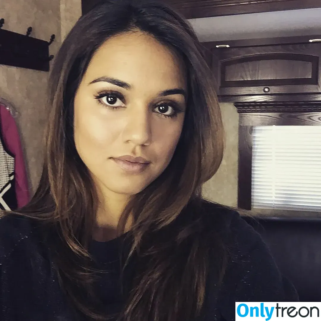 Summer Bishil голая photo #0009 (SummerBishil1 / summerybishil)