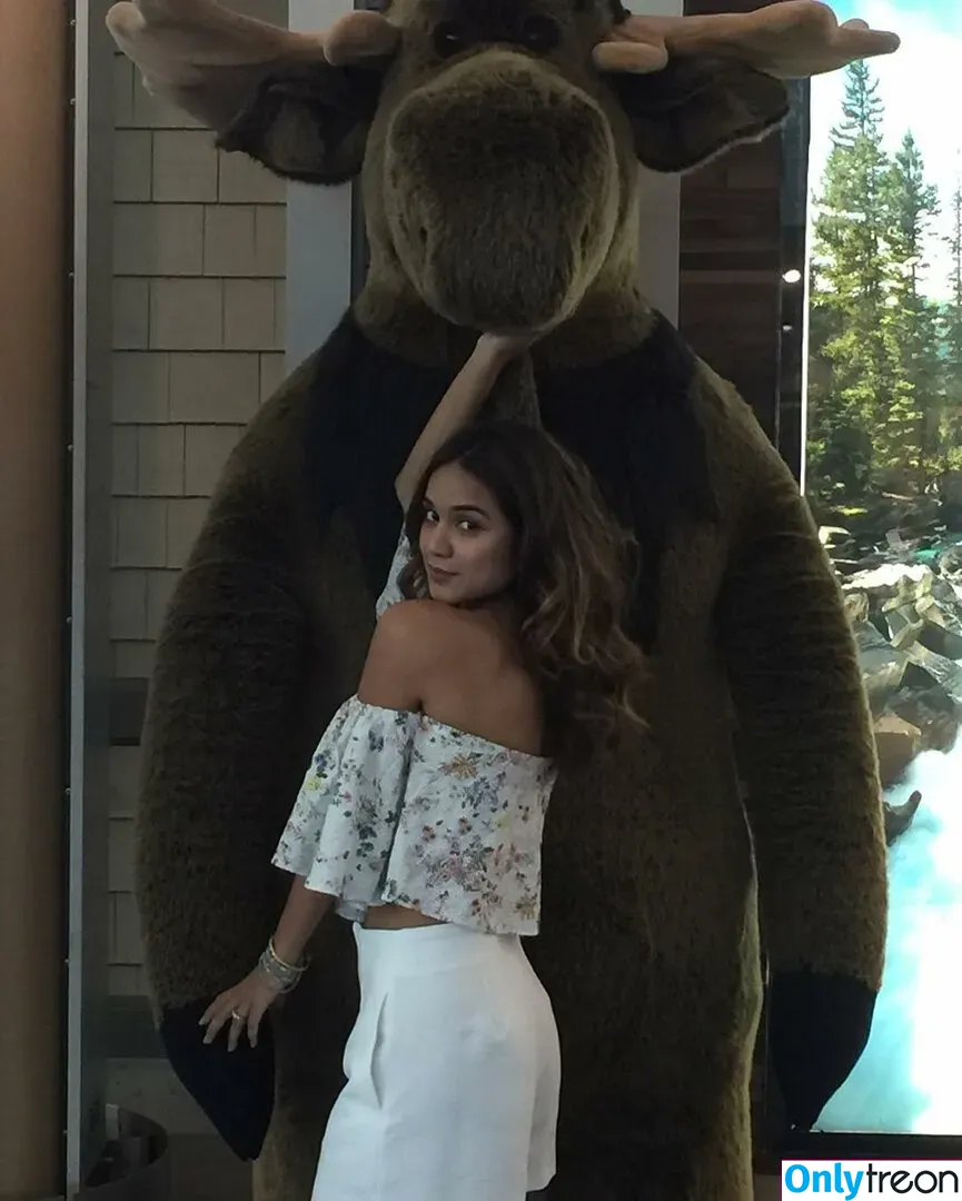 Summer Bishil голая photo #0038 (SummerBishil1 / summerybishil)