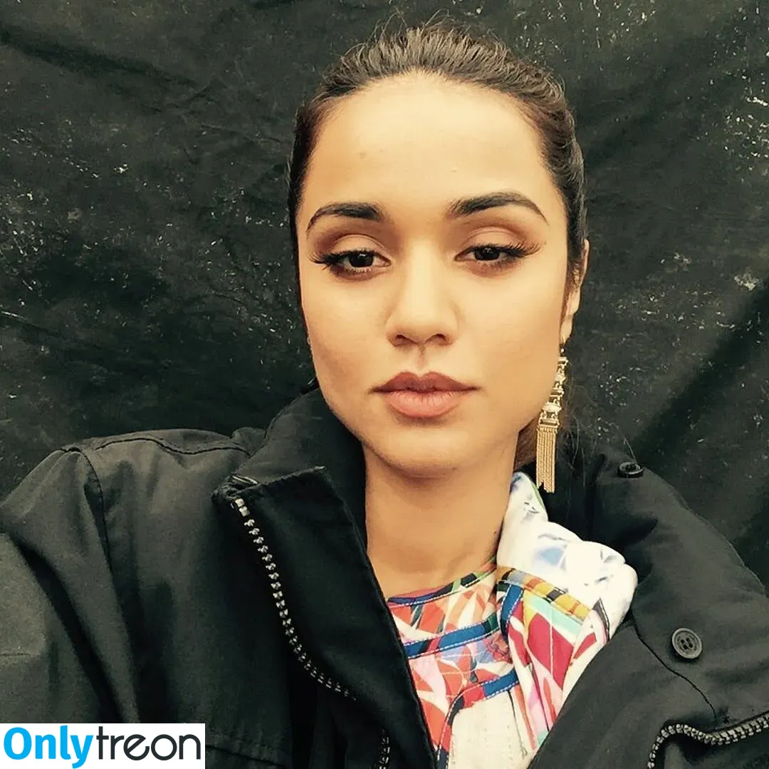 Summer Bishil голая photo #0042 (SummerBishil1 / summerybishil)