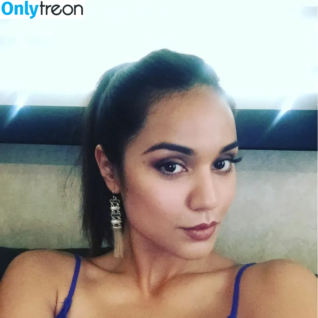 Summer Bishil голая photo #0043 (SummerBishil1 / summerybishil)