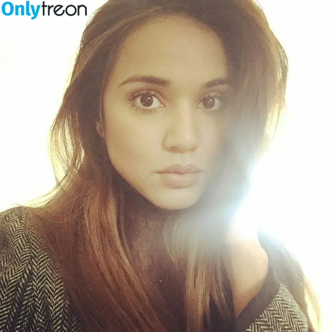 Summer Bishil голая photo #0046 (SummerBishil1 / summerybishil)