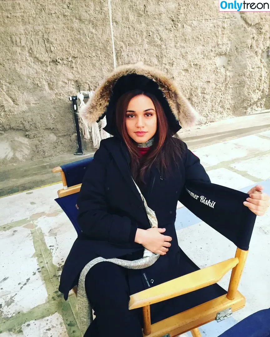 Summer Bishil голая photo #0058 (SummerBishil1 / summerybishil)