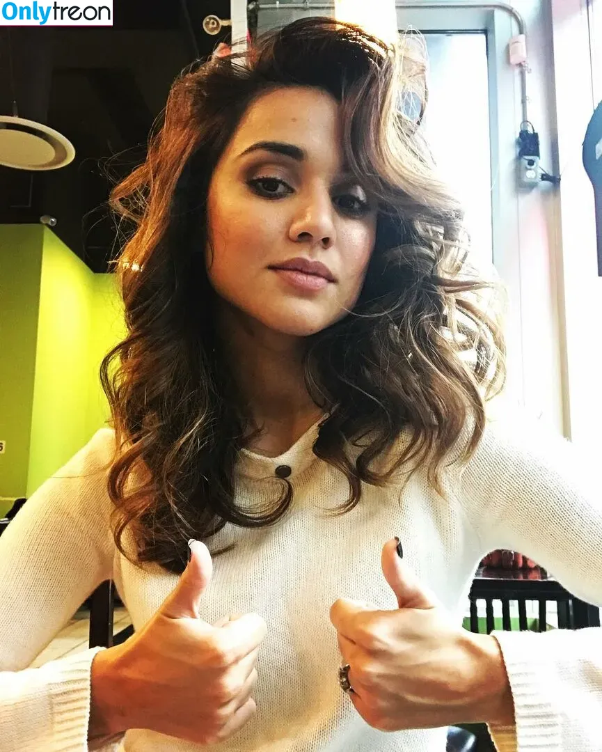 Summer Bishil голая photo #0060 (SummerBishil1 / summerybishil)