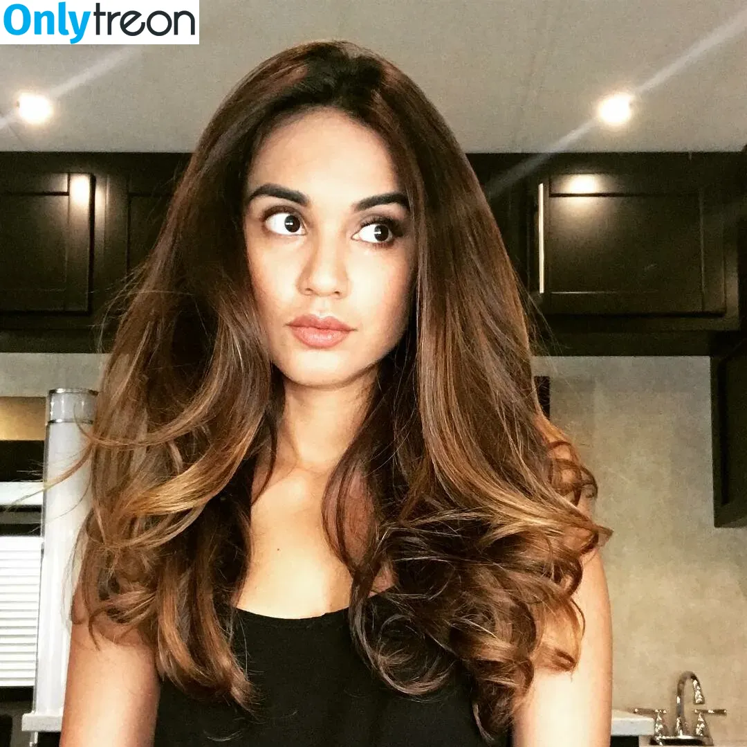 Summer Bishil голая photo #0086 (SummerBishil1 / summerybishil)