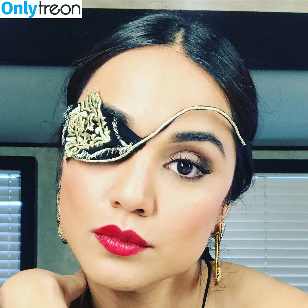 Summer Bishil голая photo #0093 (SummerBishil1 / summerybishil)