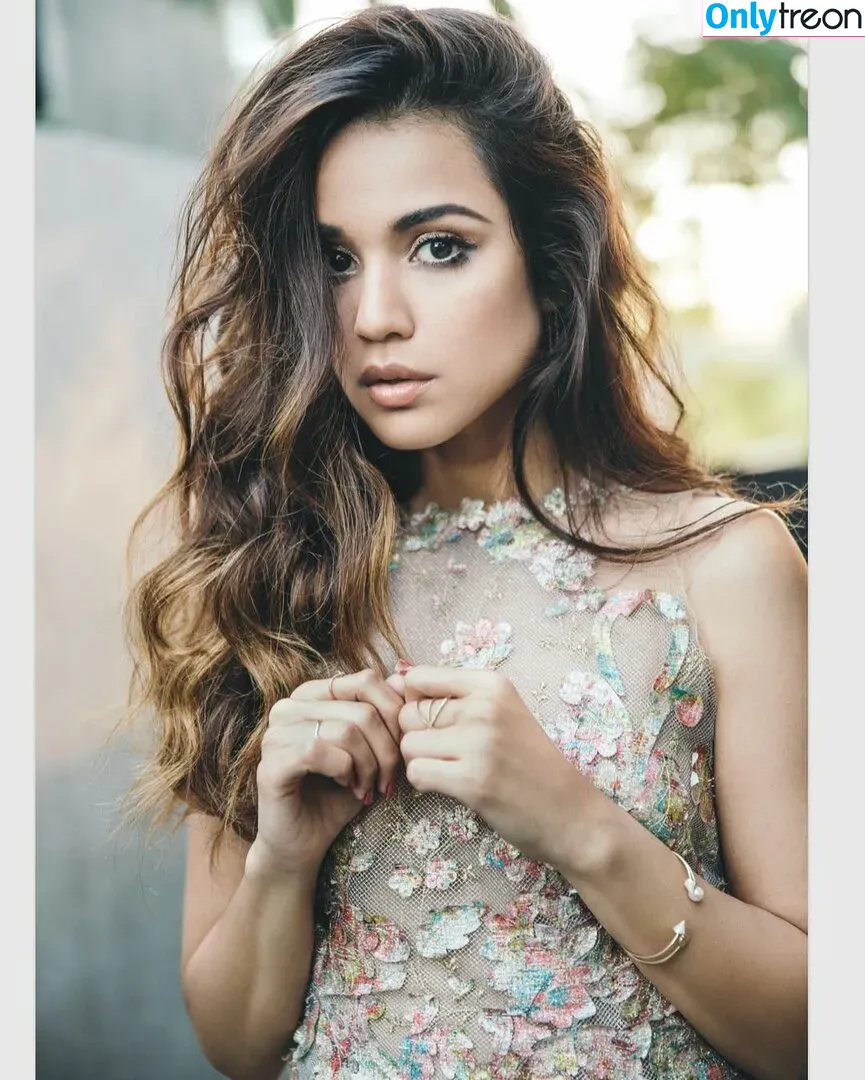 Summer Bishil nude photo #0111 (SummerBishil1 / summerybishil)