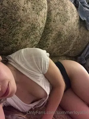 summerloyal34 / onlyariiiii nude photo #0005