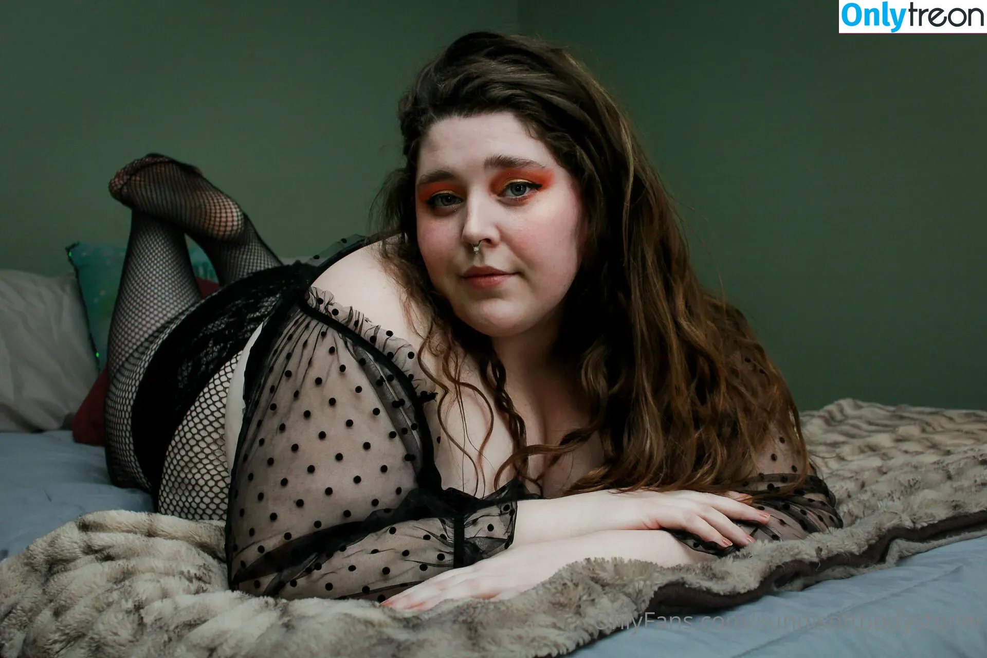 sunnisoftbodystoner nude photo #0147 (_forevernis)