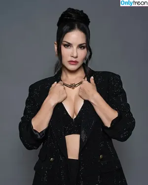 Sunny Leone / SunnyLeone фото голая #0450