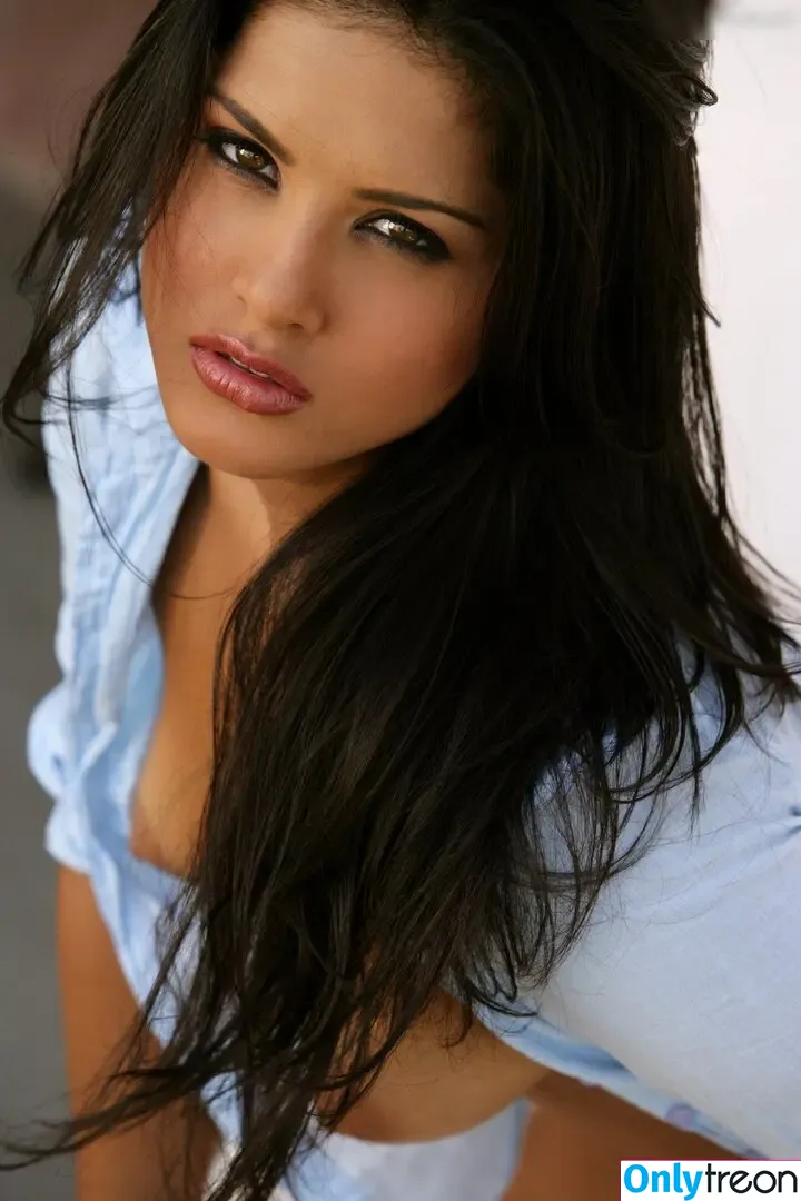 Sunny Leone голая photo #0411 (SunnyLeone)